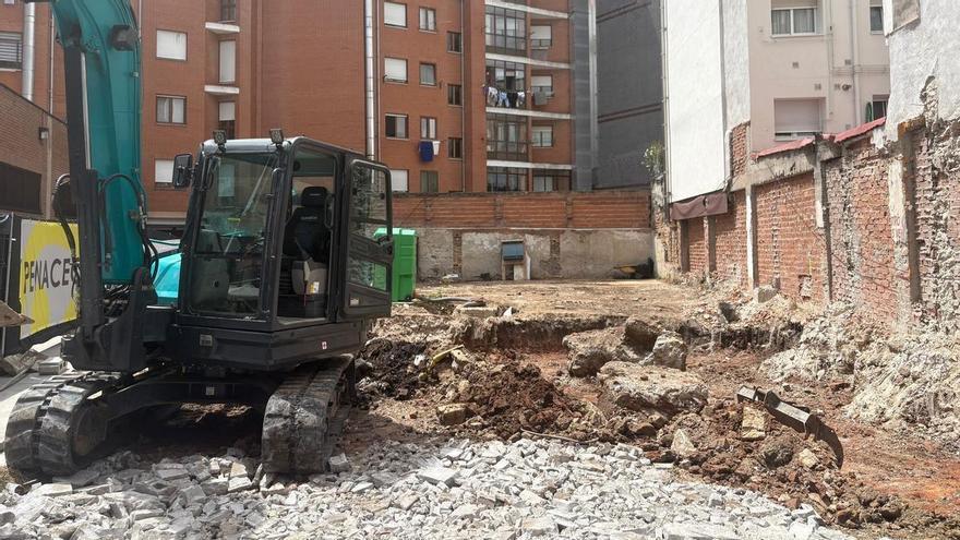 El solar del antiguo "esqueleto" del Carbayedo empieza a tomar forma