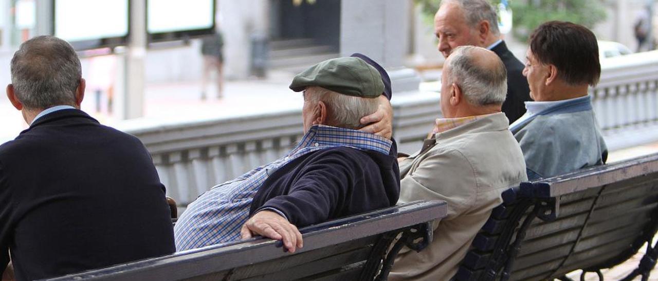 La cercanía de los hijos atrae a Oviedo a personas mayores de otros municipios