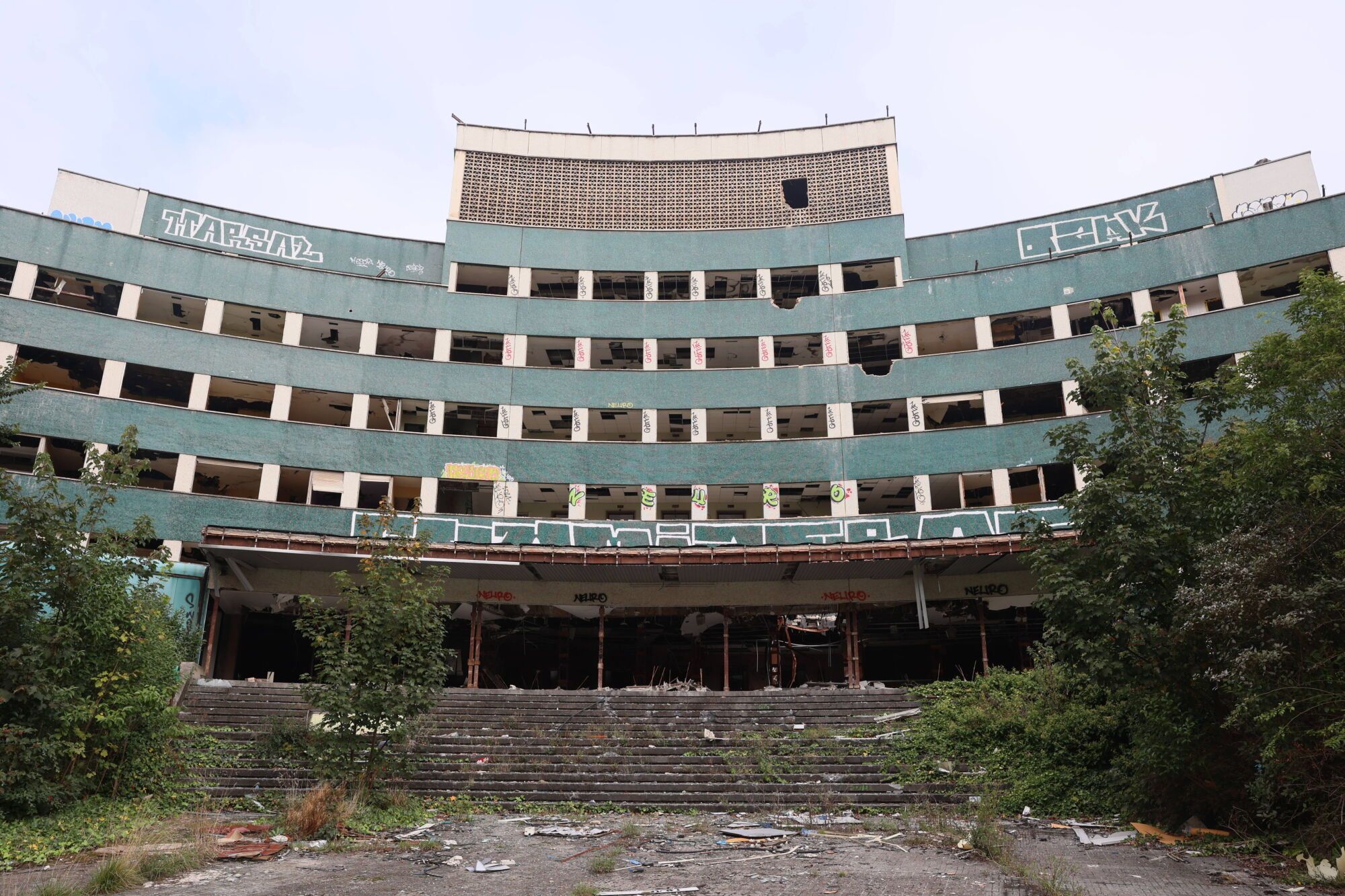 Viejo HUCA. Recorrido por cómo está el viejo hospital.