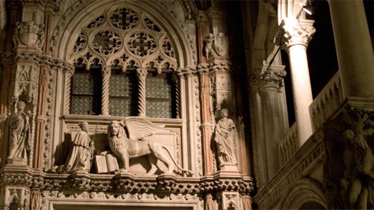 Santa Maria dei Miracoli
(o &quot;la Iglesia de los Milagros&quot;)
es una joya del Renacimiento
y el luga