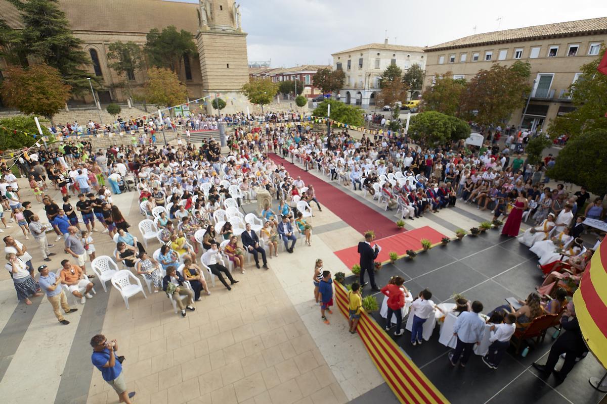 Las fiestas dieron comienzo el sábado con el chupinazo y el acto de presentación de las reinas.