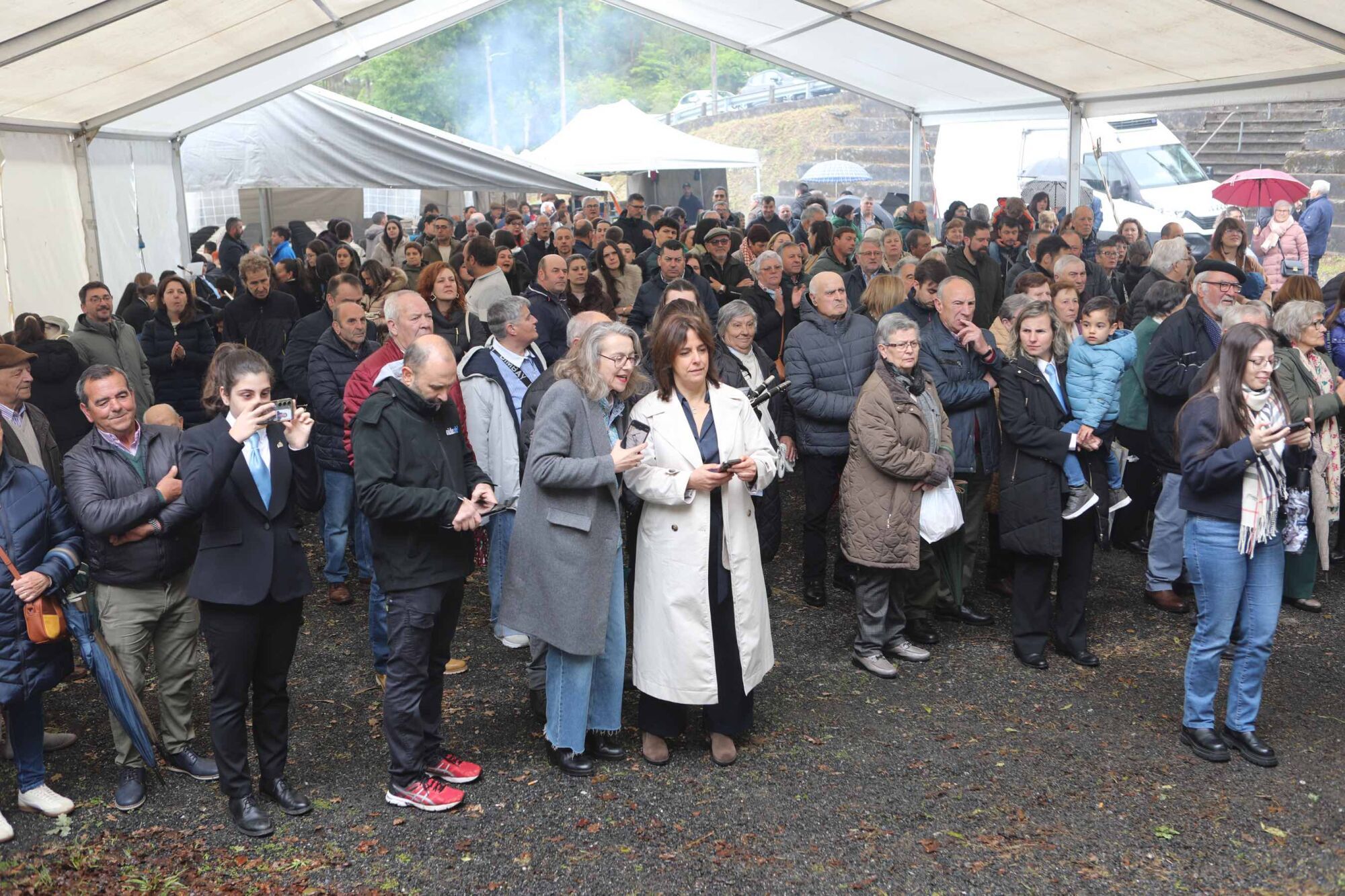 A parroquia silledense de Abades celebra un ano máis a súa tradicional poxa