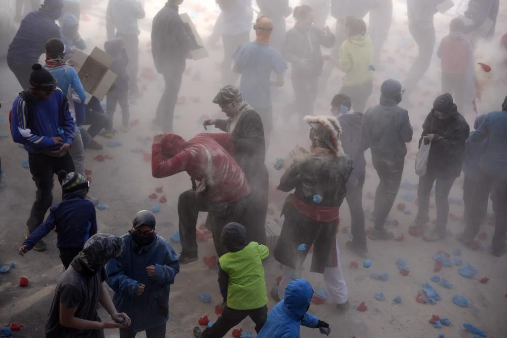 Guerra de farina al Carnaval de Berga