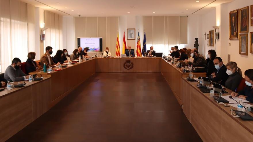 El pleno ha aprobado el presupuesto municipal para el presente ejercicio, con los votos favorables del PSOE y Podem, la abstención de Ciudadanos y el voto en contra del PP, Compromís y Vox.