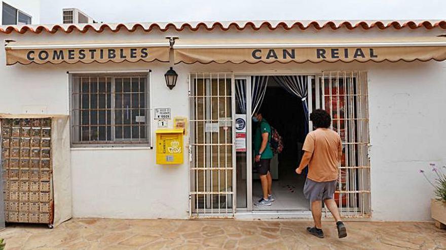 Fachada del negocio en es Cubells. 