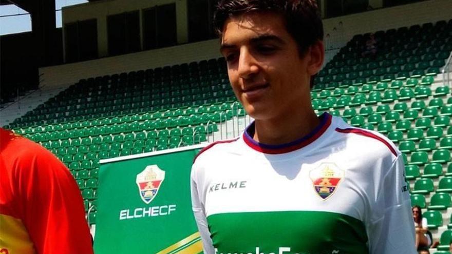 Gonzalo Villar, con la camiseta del Elche