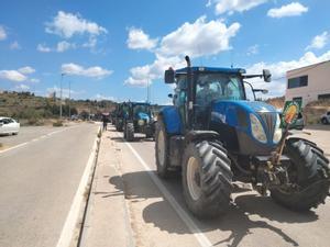 Uns 40 tractors de la Unió de Pagesos es dirigeixen a Saragossa per concentrar-se davant la CHE