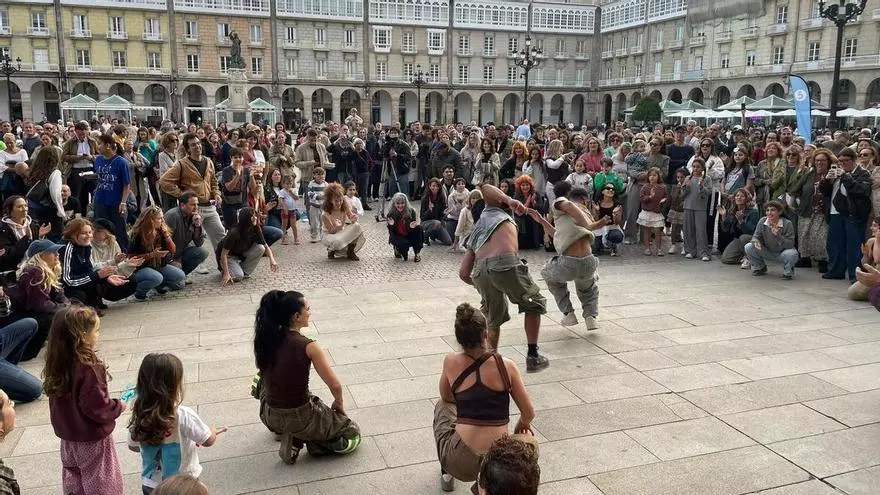 El festival Quincegotas acerca la danza contemporánea a plazas, parques y espacios públicos de A Coruña