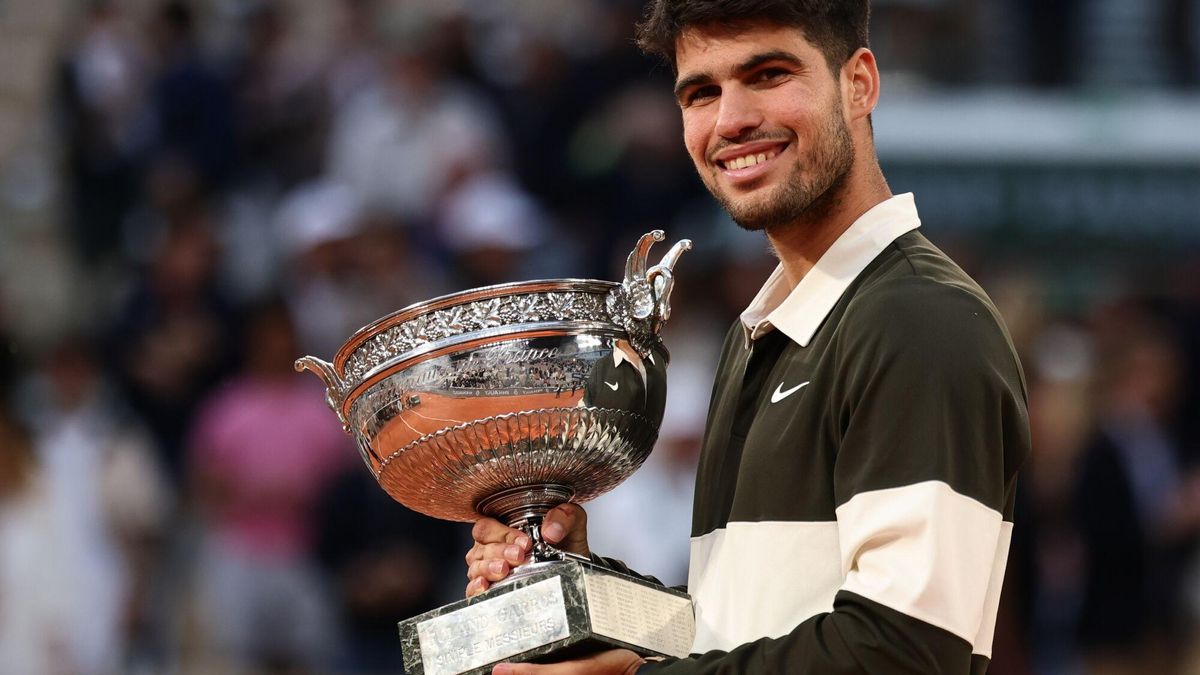 El español Carlos Alcaraz tras ganar Roland Garros. EFE/EPA/TERESA SUAREZ