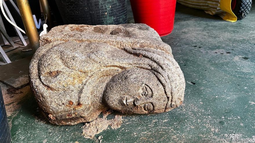 Hallan &quot;una figura gótica de gran relevancia histórica&quot; de una iglesia anterior a la excolegiata de Cangas en las excavaciones de Rúa Estrela