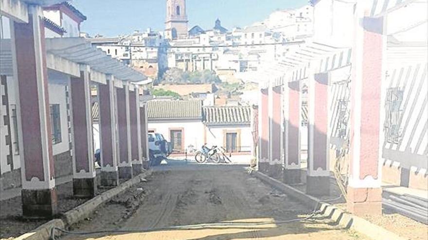 La barriada de la Paz y calle Calvario, en obras