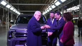 El protagonismo del motor vuelve a Linares: Santana abre sus puertas y cierra un nuevo contrato de todoterrenos