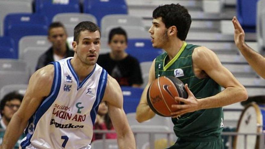 Álex Abrines, de lo poco que se salvó ayer de la quema.