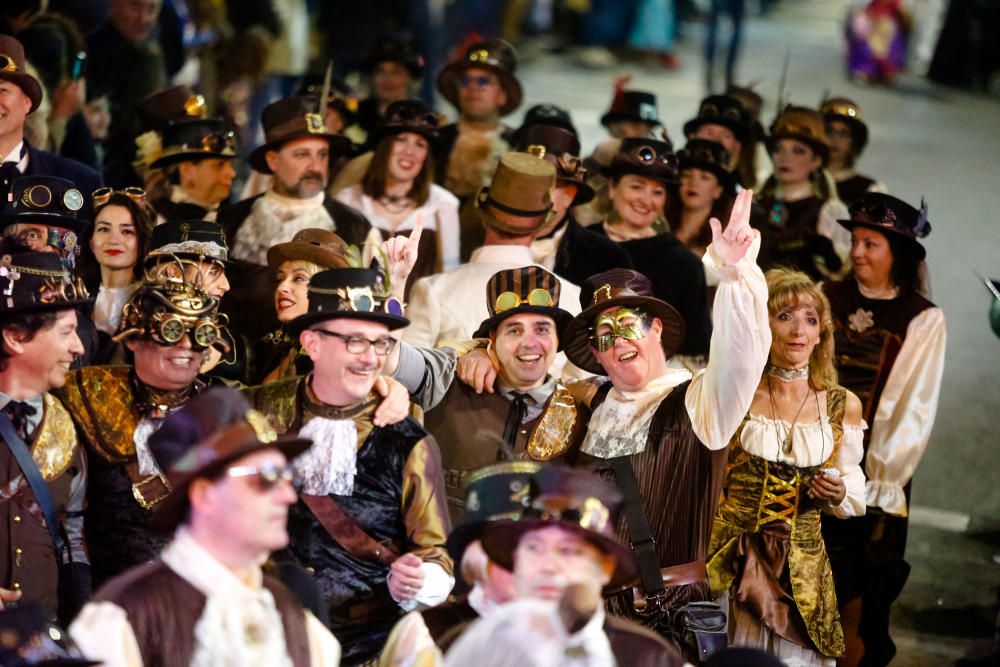 Desfile adulto de los carnavales de Benidorm