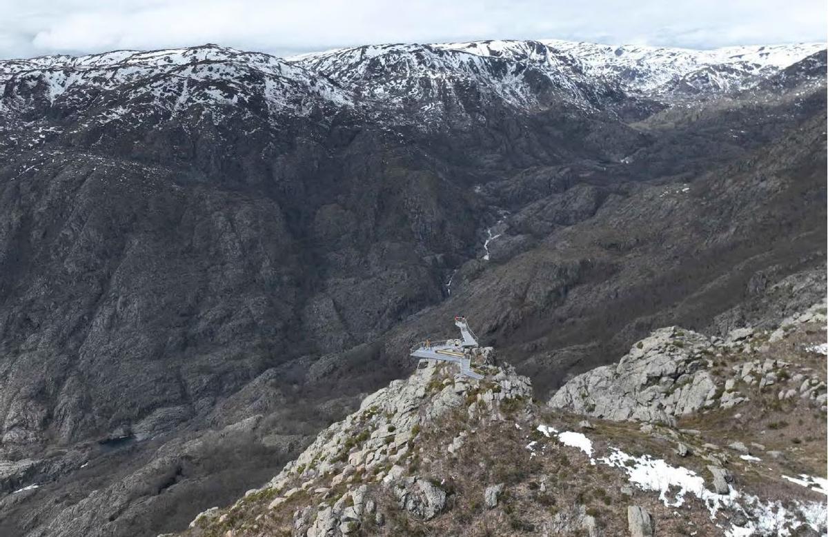 Recreación del mirador, en medio de las montañas sanabresas.