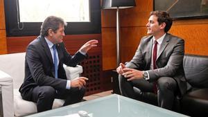 Javier Fernández y Albert Rivera, en la reunión que han mantenido este viernes en Oviedo.