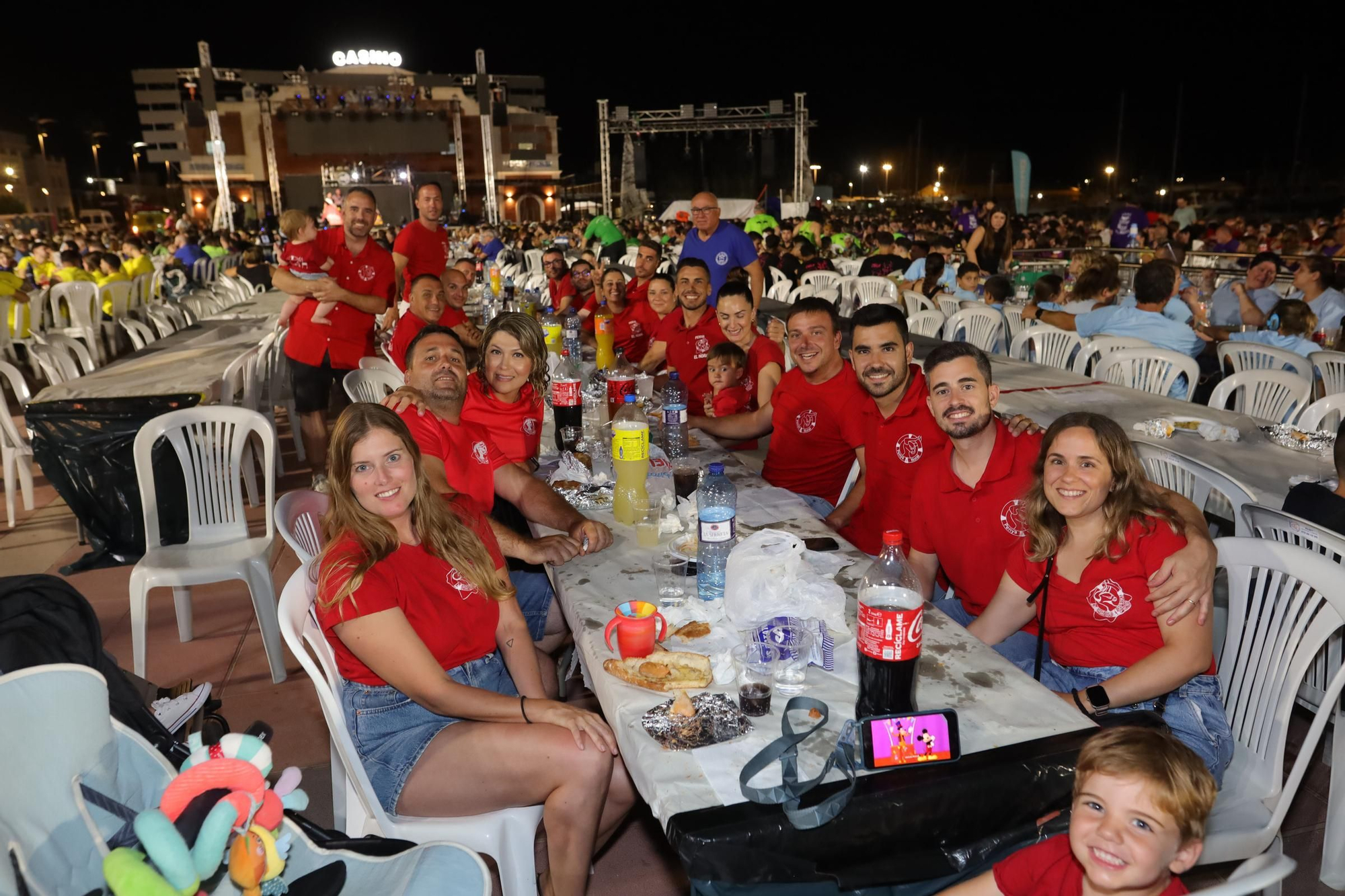 Sopar de pa i porta en las fiestas de Sant Pere del Grau de Castelló