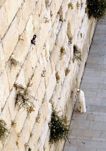 El Papa Francisco visita el Muro de las Lamentaciones y el Museo del Holocausto.