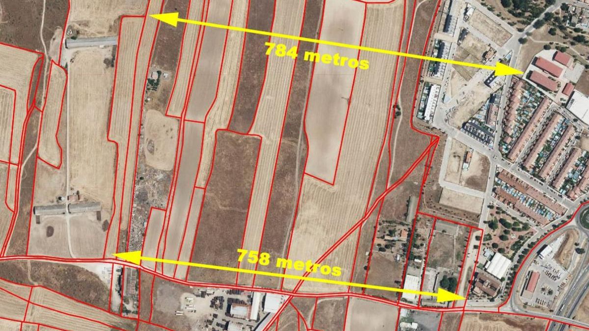 Distancias medidas por ortofoto a principales edificios cercanos a Cubas de la Sagra.