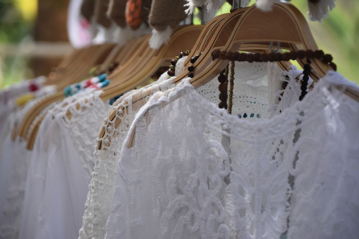 Vestidos estilo Adlib en una boutique de Ibiza