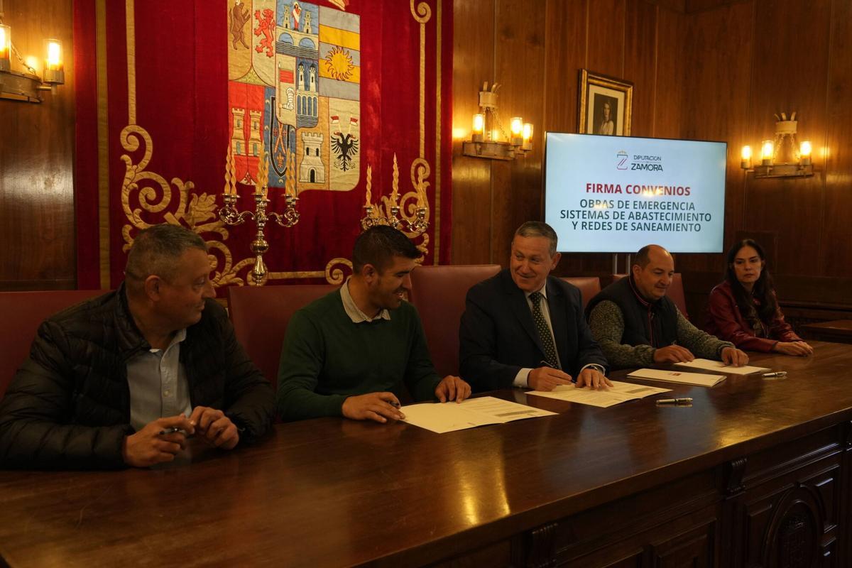 FIRMA DE CONVENIOS PLAN DE EMERGENCIA DE ACTUACIONES DE ABASTECIMIENTO Y SANEAMIENTO 2025