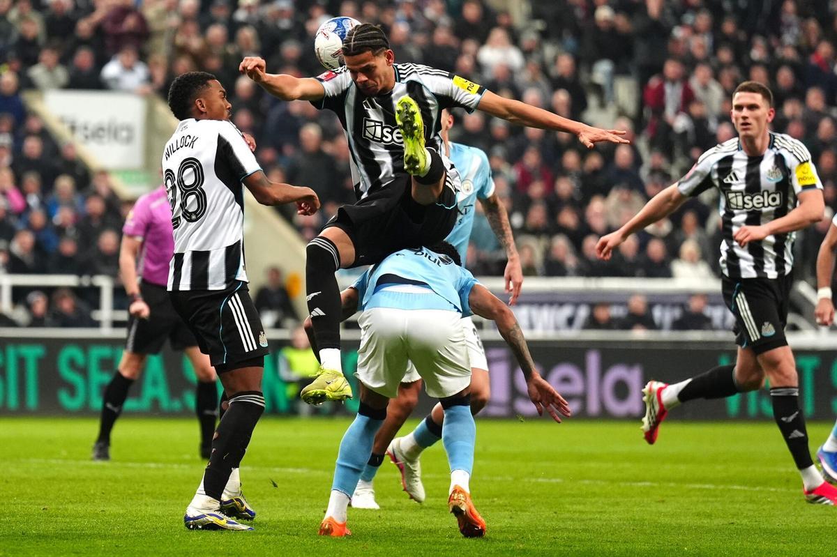 El Newcastle se dejó remontar por el Manchester City