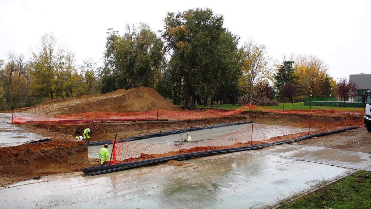 Obras en la nueva piscina de Zamora.