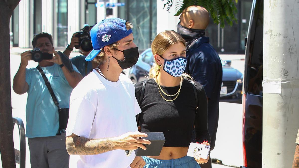 Hailey Baldwin y Justin Bieber con looks 'sporty'