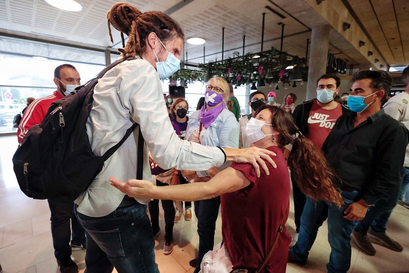 Alberto Rodríguez llega a Tenerife y anuncia que deja la militancia de Podemos