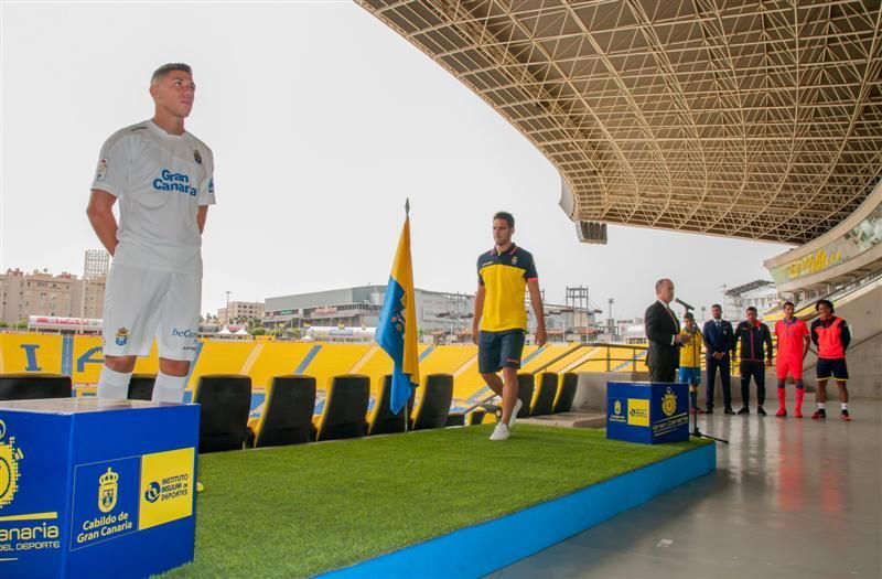 Presentación de las camisetas de la UD Las Palmas