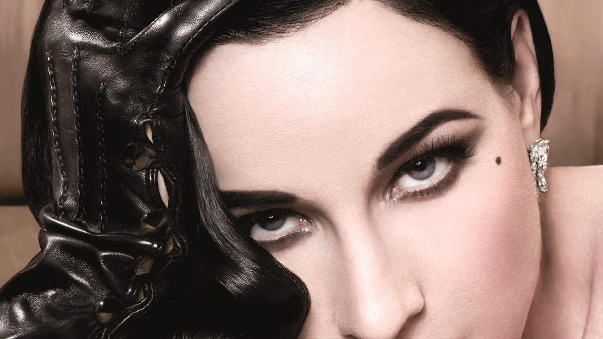 Dita Von Teese colabora con la firma beauty MAC