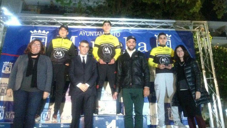 Imagen del podio de campeones de la Carrera del Pavo.