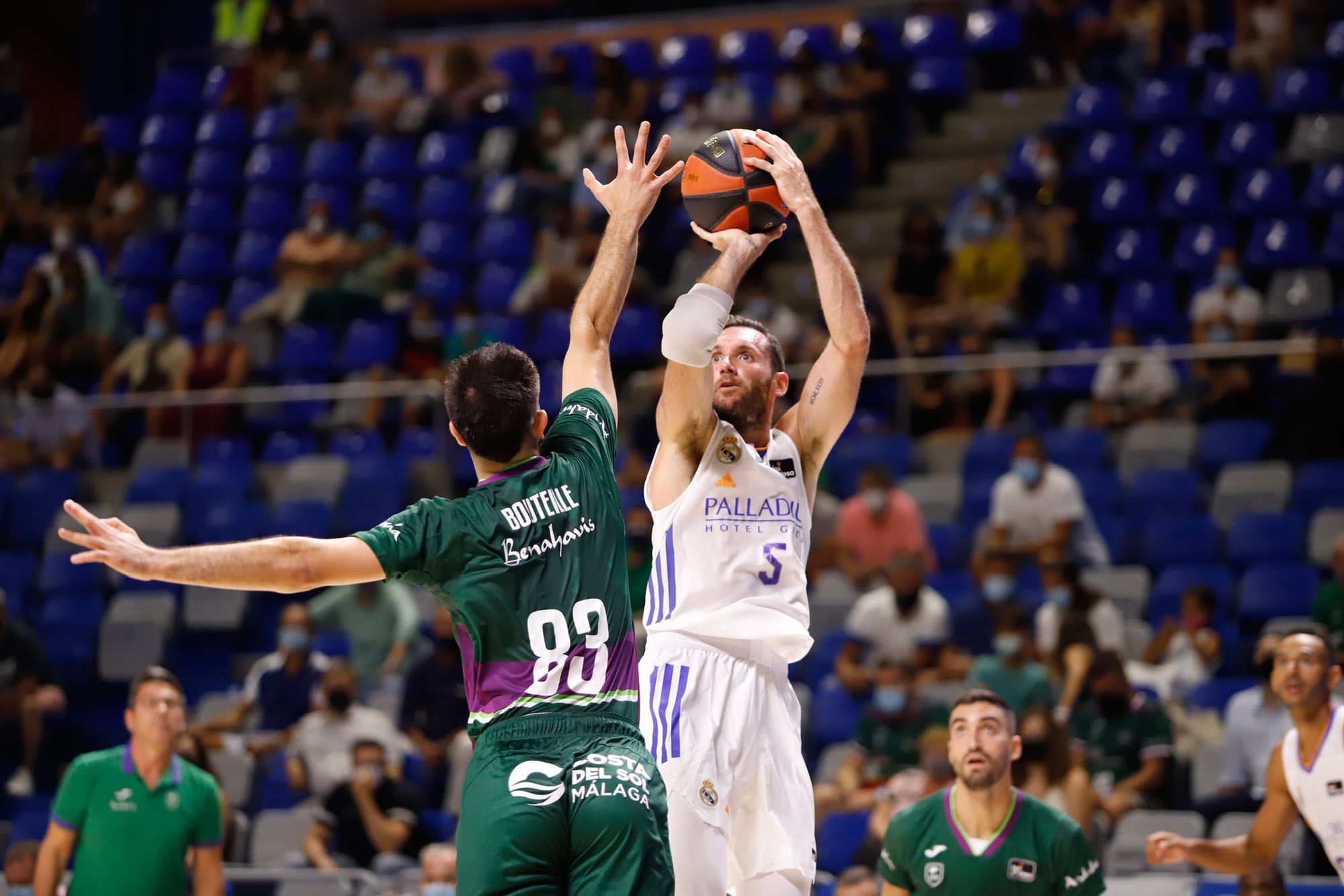 Las imágenes del Unicaja - Real Madrid del Trofeo Costa del Sol 2021.