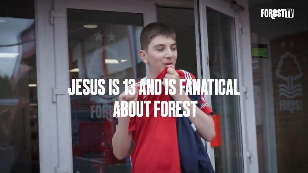 Para que luego digan que es solo fútbol... Intenta no emocionarte con la historia de Jesús y el Nottingham Forest