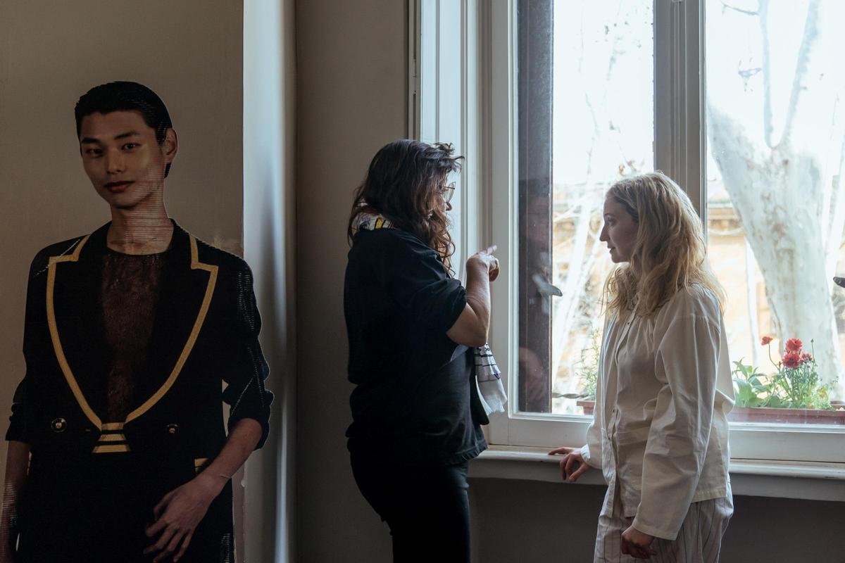 Isabel Coixet y Alba Rohrwacher, durante el rodaje de 'Tres adioses'