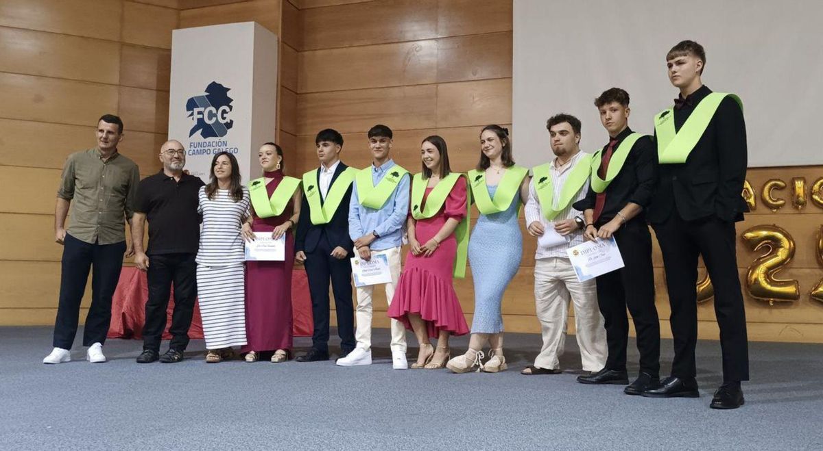 Los alumnos de ciclos se gradúan en el Losada y el Pintor Colmeiro