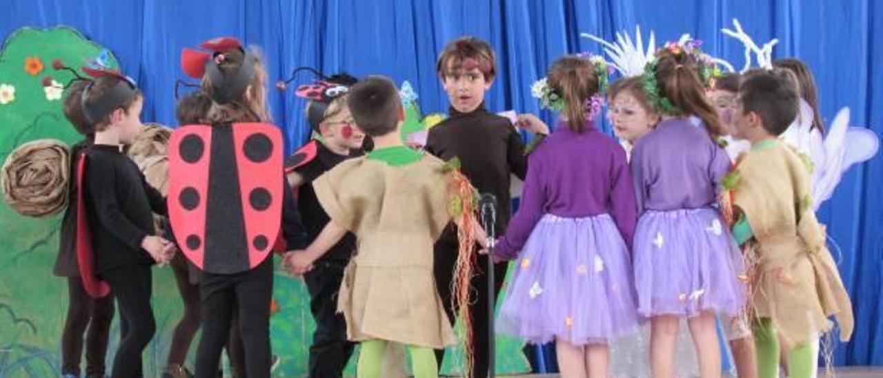 Monòver Teatre amb els menuts del CEIP Azorín