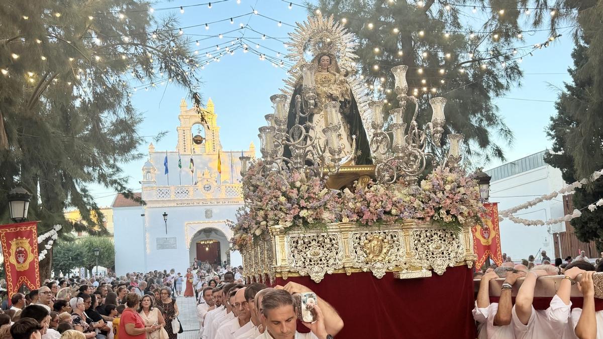 Virgen de la Piedad en la salida de la Procesión de Bajada.