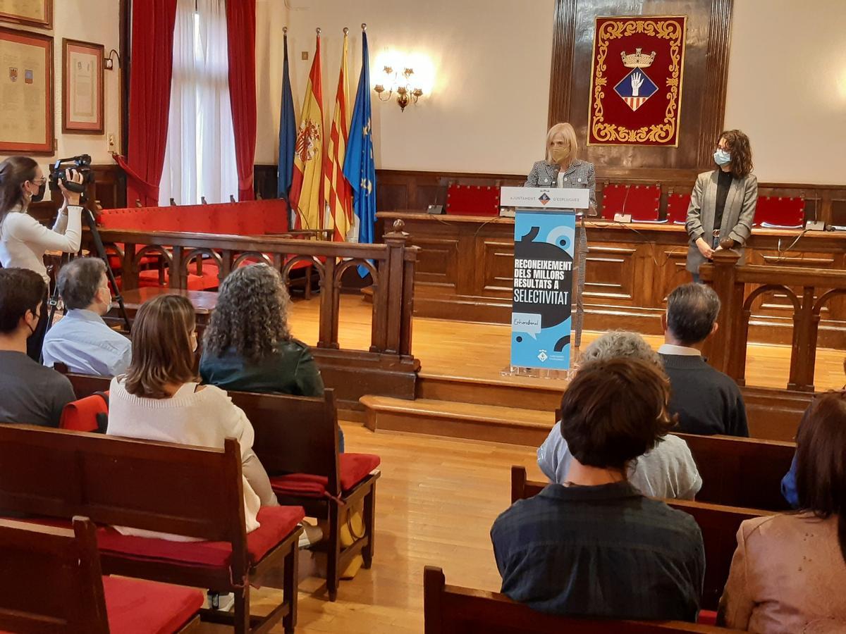 Esplugues reconeix l’esforç dels seus estudiants amb millors resultats en la selectivitat