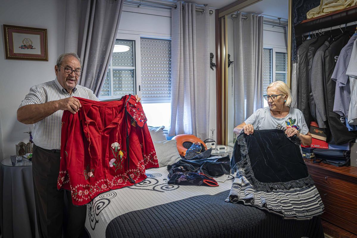 Trajes regionales extremeños en la casa de los Cabezas Martín.