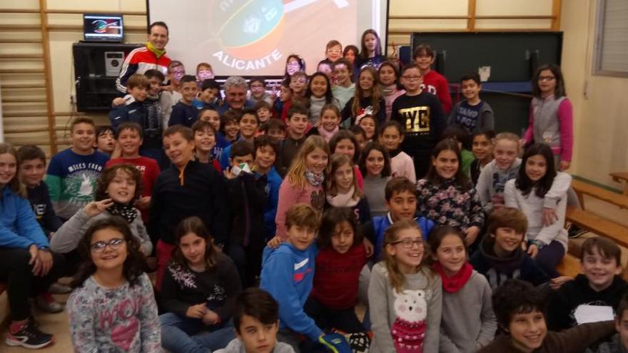 Fernando Romay visita el colegio Azorín