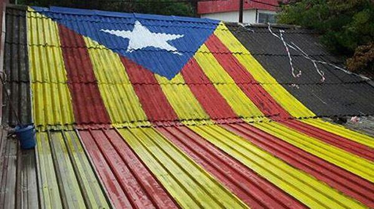 Estelades i samarretes grogues comencen a dibuixar el traçat de la Via Catalana.