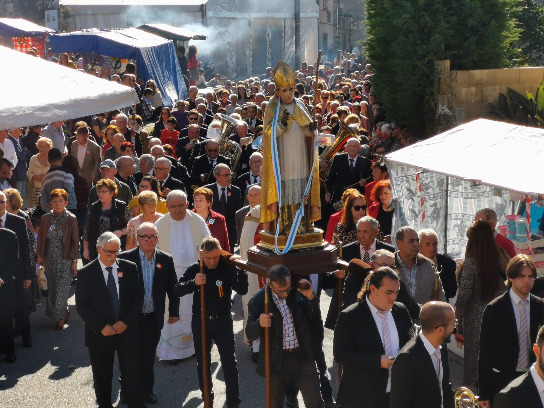 Fe y comida arropan al San Martiño en Moaña