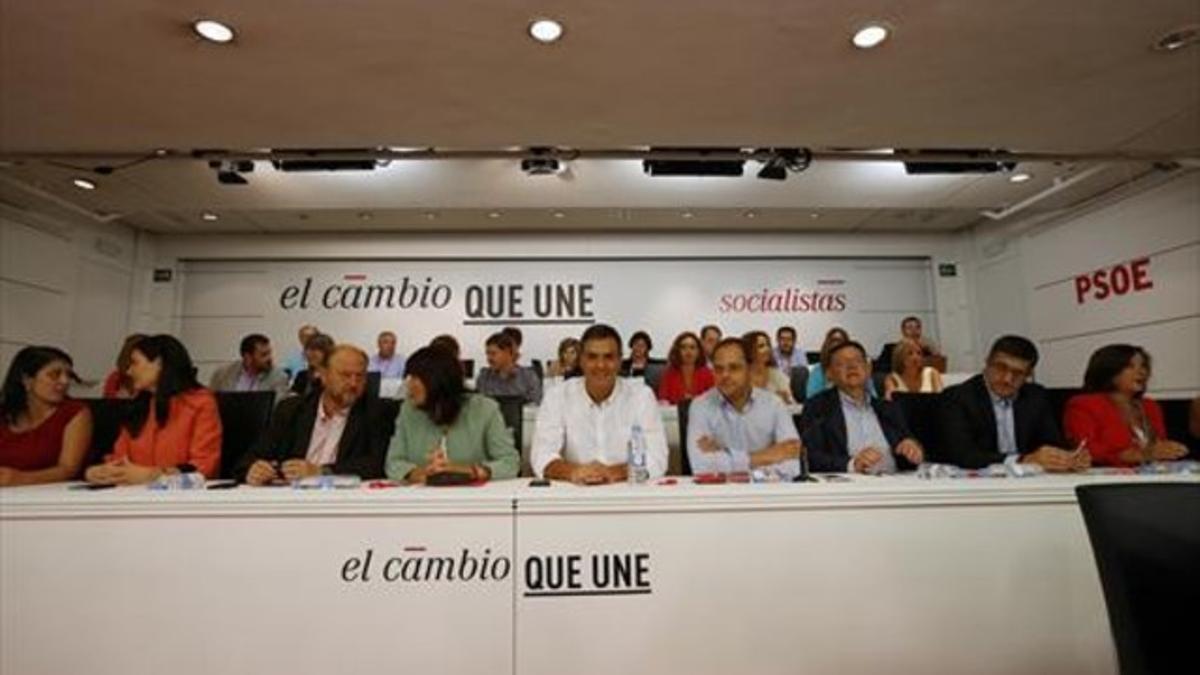 Pedro Sánchez, ayer, antes de su intervención en el Comité Federal del PSOE.