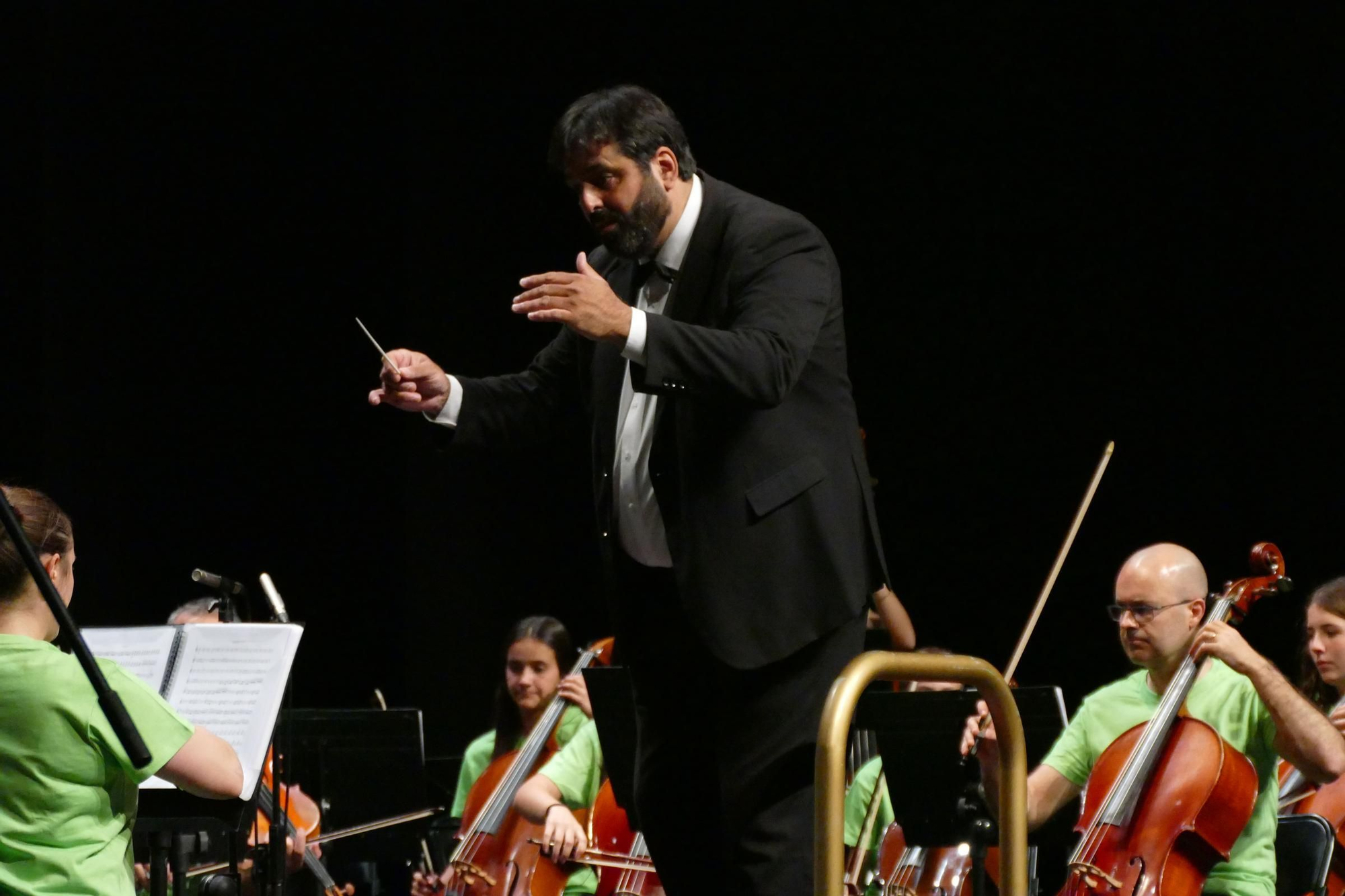 La Jove Orquestra de Figueres i Fredrik Strand emocionen el Teatre El Jardí amb el gran concert de Fires