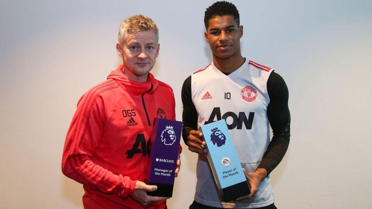 Solskjaer y Rashford posan con los galardones de mejor entrenador y mejor jugador de enero en la Premier