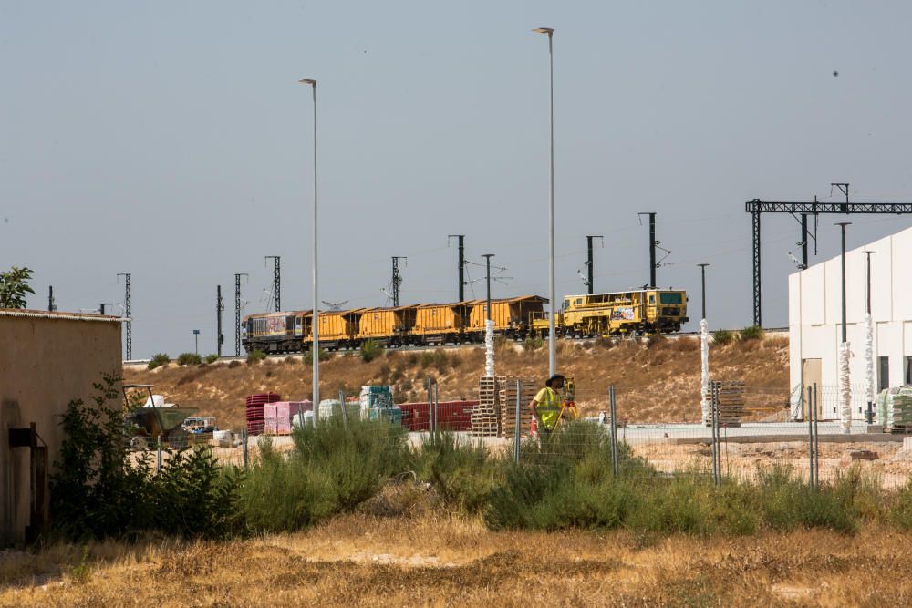 Fomento intensifica las obras del AVE en Elche