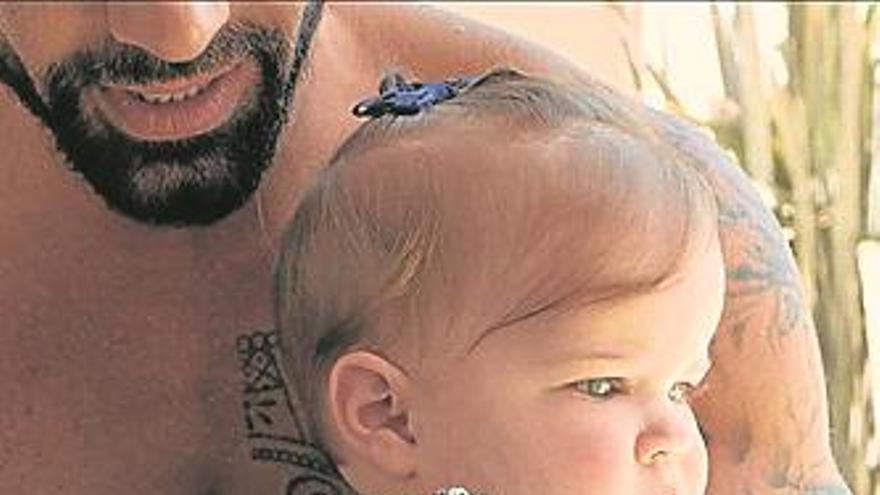 Ricky Martin muestra el rostro de su hija