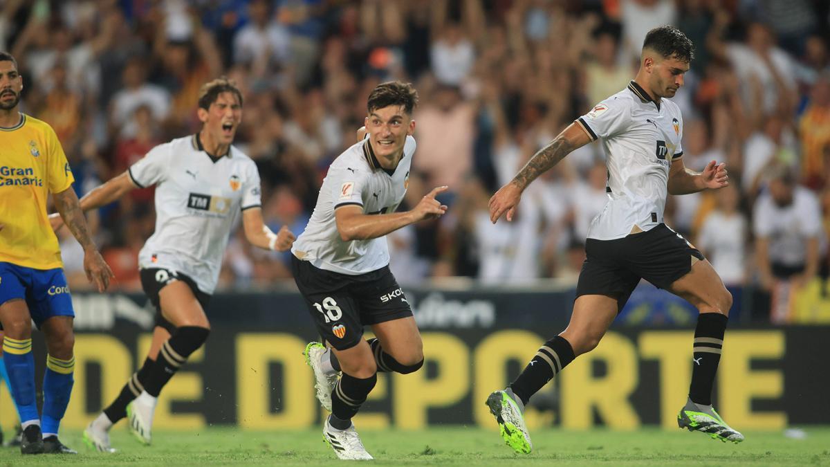 Pepelu celebra el gol de penalti ante Las Palmas