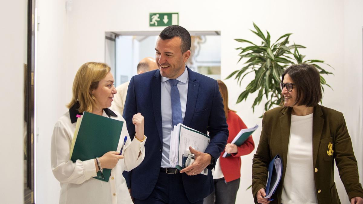 Natàlia Enguix, Vicent Mompó y Laura Sáez, en una imagen de archivo.